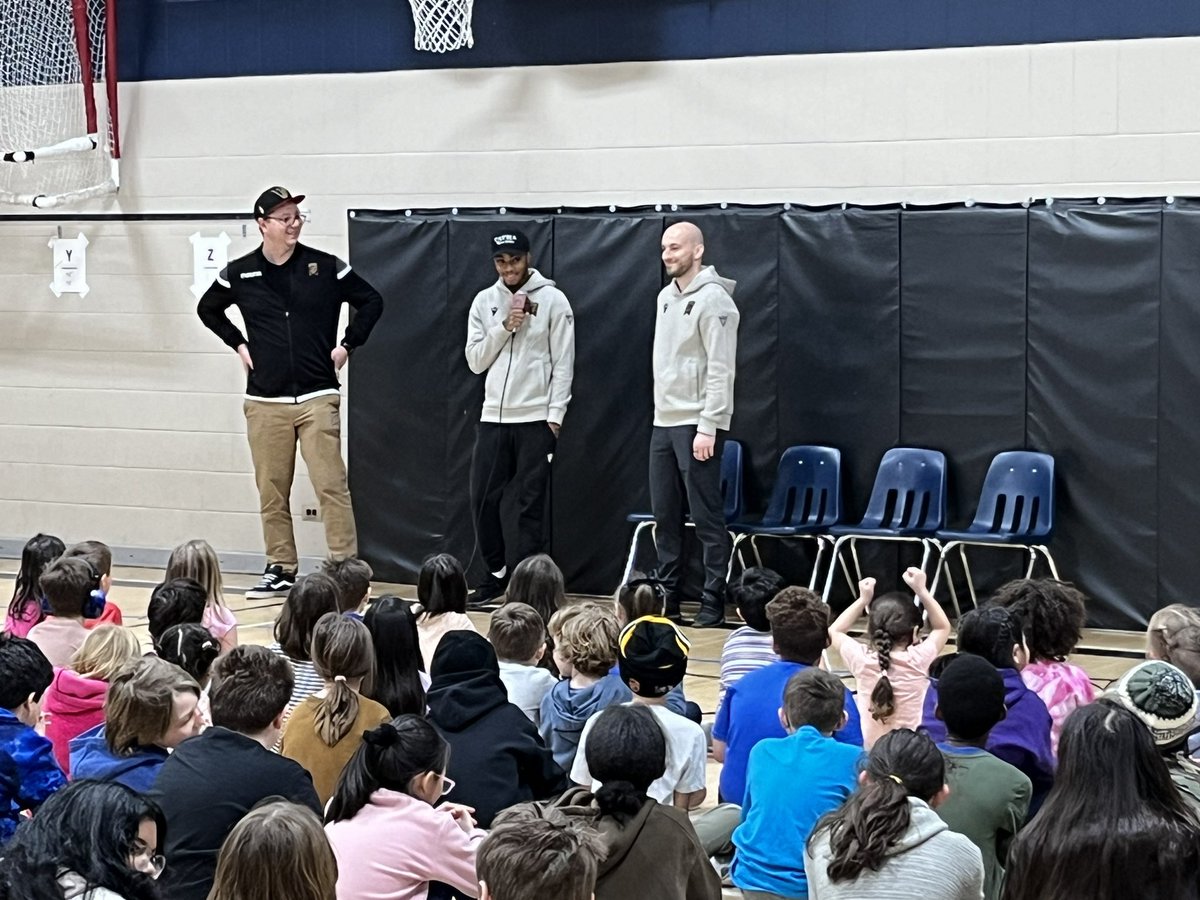 Thanks to Valour FC for reading to us #ILovetoReadMonth!  Bonus:  VFC’s community coordinator is LRSD’s Dan Marino—a Glenlawn Grad!