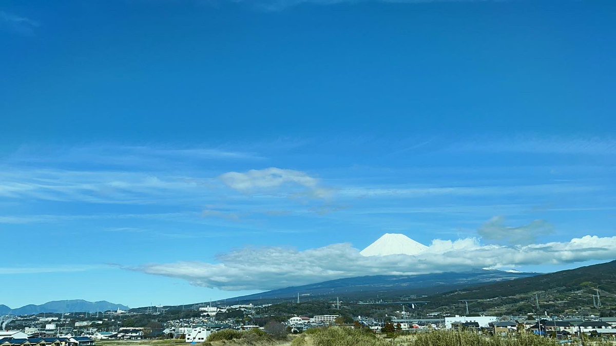 【本日の通勤路】

雲がかかっていても
富士はやっぱり美しい🗻