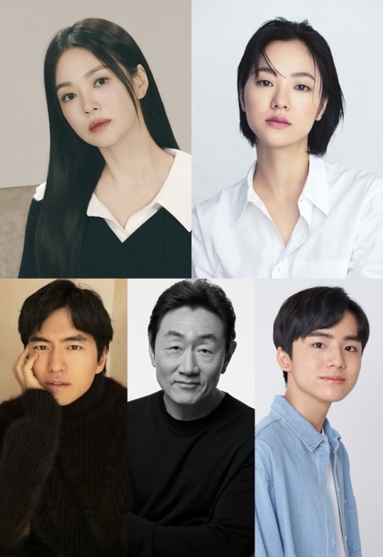'The Nuns' confirmed its cast and will start filming in 22 Feb with #SongHyeKyo #JeonYeoBeen #LeeJinWook #HuhJoonHo and #MoonWooJin 

entertain.naver.com/movie/now/read…
#KoreanUpdates VF