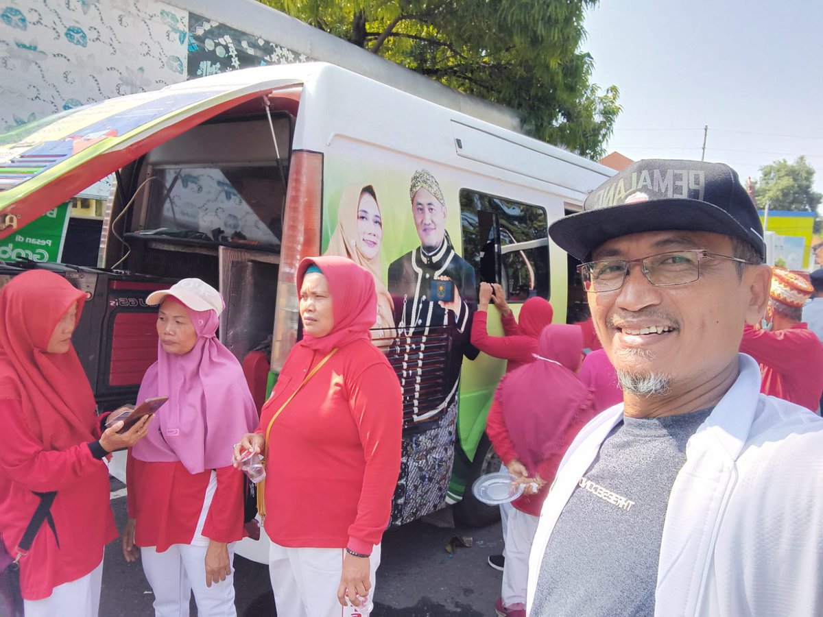 disdukcapil_pml's tweet image. AKTIVASI KTP DIGITAL dalam giat Senam Tera Indonesia bersama Bpk Bupati Pemalang @Mansur_hidayat_ di Alun-Alun Pemalang, Jum'at, 16/2/2024 @dukcapil_jateng @PemkabPemalang Ayo SEGERA Aktifkan KTP Digital kita!!! #gisa #dukcapil #pemalang