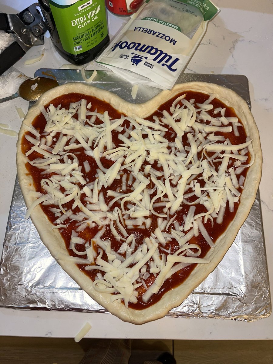 Naenaevizion's tweet image. EAT🍕YOUR HEART♥️OUT  @TillamookDairy #Homeade #pizza