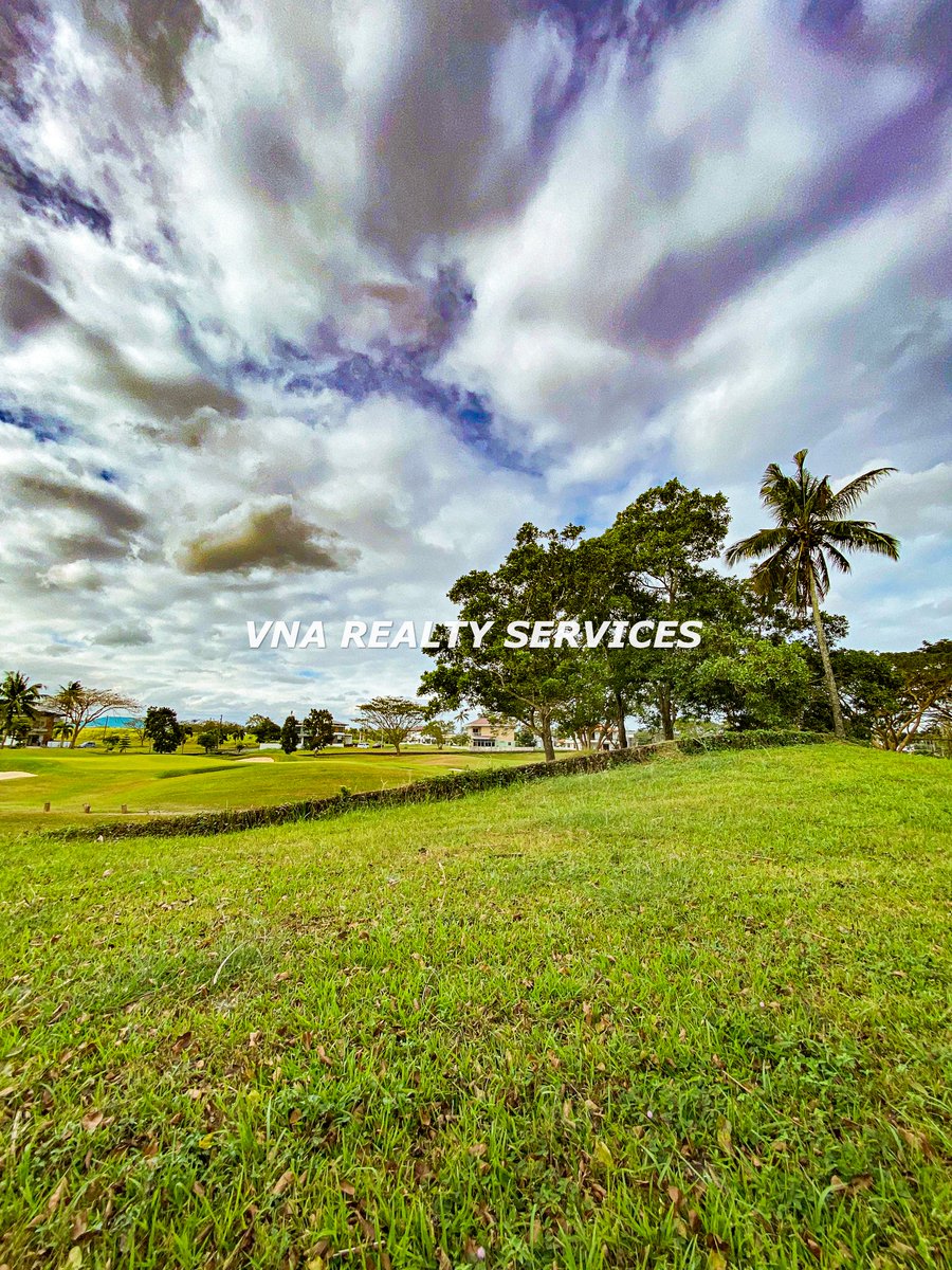 van_a001's tweet photo. Rush! RESALE! 344 SQM Fairway Lot with Golf Share! Summit Point Lipa City! Contact us: +63-915-200-4978! https://t.co/yQuBfaDDVe https://t.co/SvG6uBuhQa