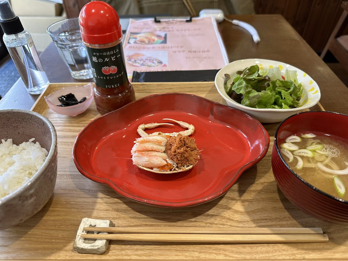 tyotk's tweet photo. せいこがにの甲羅盛り。

もう店を辞めてしまうので、これが最後。
別れを惜しむ客で溢れていた。 https://t.co/8JsSWuM3VH