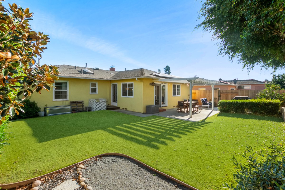 Curb360's tweet photo. 🏡 JUST LISTED by @noelwheeler_realtor, captured by one of our amazing photographers, Pete! 📸✨ Shot in El Cerrito, just outside Metro San Diego. #HistoricCharm #ModernElegance #SanDiegoRealEstate #RealEstatePhotography #ListingExperts #RealtorsSanDiego #listingphotos #Curb360 https://t.co/TYTyXeoDjh