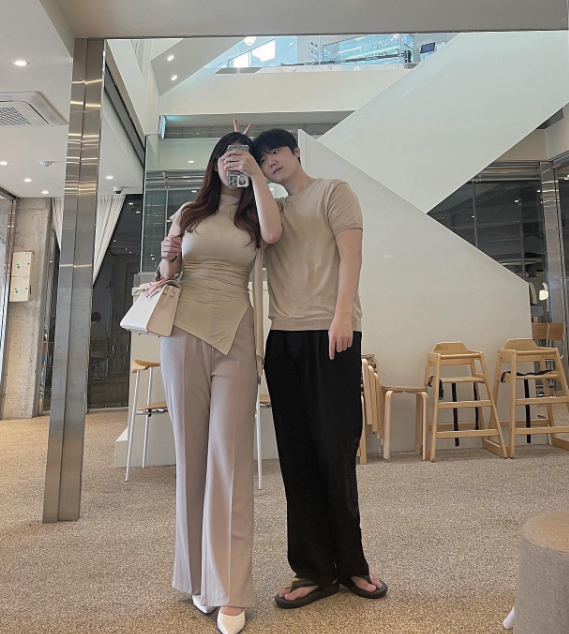 slather1998's tweet photo. 在推上约了个弟弟，一会要玩SM还有点紧张，有要看实拍的吗？反差~ https://t.co/PKjfzry3t4