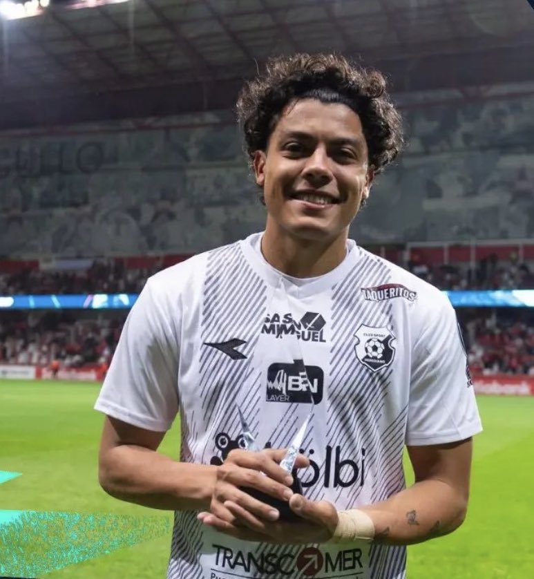 KevinJimenezCR's tweet photo. Joshua Canales fue elegido como el MVP del juego ante Toluca, el mediocampista dio asistencia y anotó el gol del triunfo. 🔴🟡 https://t.co/iyDpjBss7s
