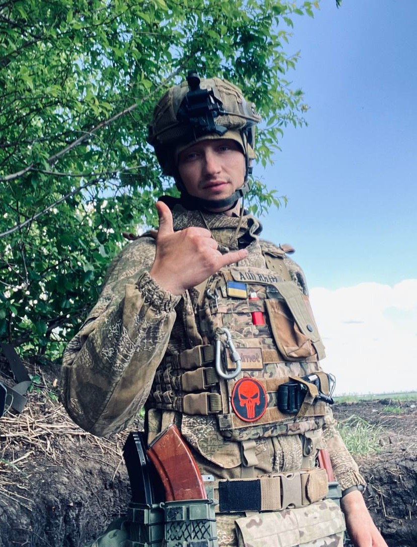 ctzn24's tweet photo. TOGETHER WITH OUR HEROES

🫡🇺🇦Vladyslav, call sign Bismark,
https://t.co/tmWQbF3eBM, 

❗️urgently requires surgery due to a spinal injury causing constant pain.

In 2021, he signed a contract and joined the 93rd Brigade 'Kholodnyi Yar' alongside other heroes. He was stationed in the Sumy and Kharkiv regions, where fierce battles took place after 24 February 2022. 

❗️❗️In June 2022, he sustained a severe spinal cord injury, requiring 23 surgeries... 
Although he is already using a wheelchair, there has been some improvement, but he still struggles with excruciating pain.

 ❗️❗️❗️The only hope of overcoming this pain is the installation of an electrical stimulator system, which will fortunately be provided free of charge through surgery. 

We have made a prepayment for a device that needs to be implanted, but we are unable to cover the remaining half of the cost, which amounts to 370,000 UAH. 
We are therefore looking for help.

AMOUNT TO BE RAISED: UAH 370,000

To help visit 
https://t.co/XnkM1EXMLF

MONOBANK jar https://t.co/d8dNMNkhIB

PRIVATBANK Card No. 4246 0010 0328 0330
IBAN PRIVATBANK https://t.co/yyRMHHHA5V 

Thank you … our defenders need your help...
@MelaniePodolyak @uavictory22 @kvistp
@GoldenR_Fella @GlasnostGone @SIKORA_slava
@JeannetteBaron @KasiaActus @uavictory22
@annasummer @ne_vluchiv @g900ap
@LesleyBeau60 @TridentUA @OlgaDiem
@trinzu @nafoprospect