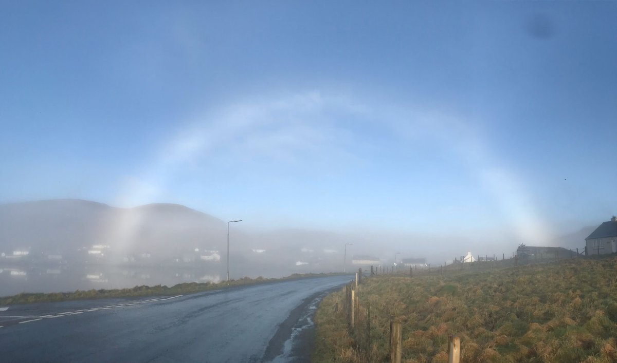 Beautiful fog bow in #Castlebay this morning <a href="/Barra_Weather/">Barra Weather</a> <a href="/IslesWeather/">Western Isles and Tiree Weather</a> 
📷 N Robarts