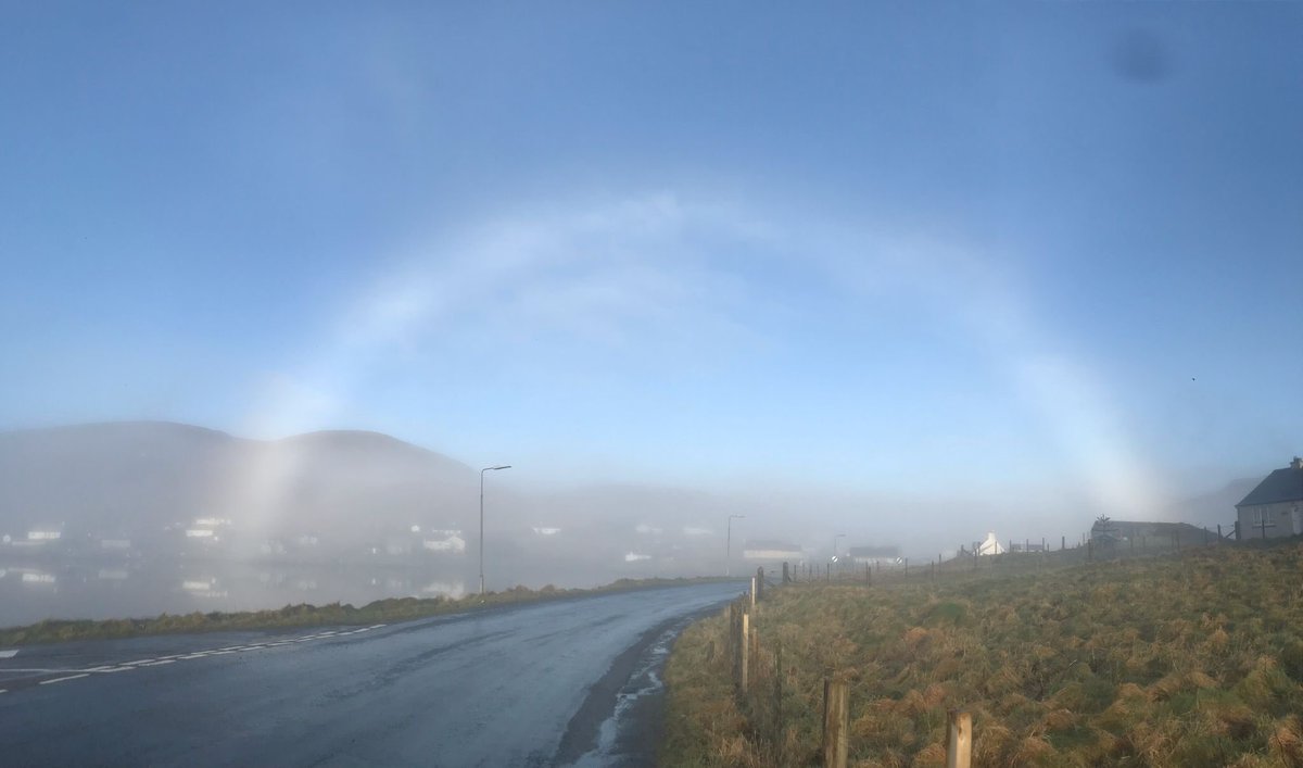 Beautiful fog bow in #Castlebay this morning @Barra_Weather @IslesWeather 📷 N Robarts