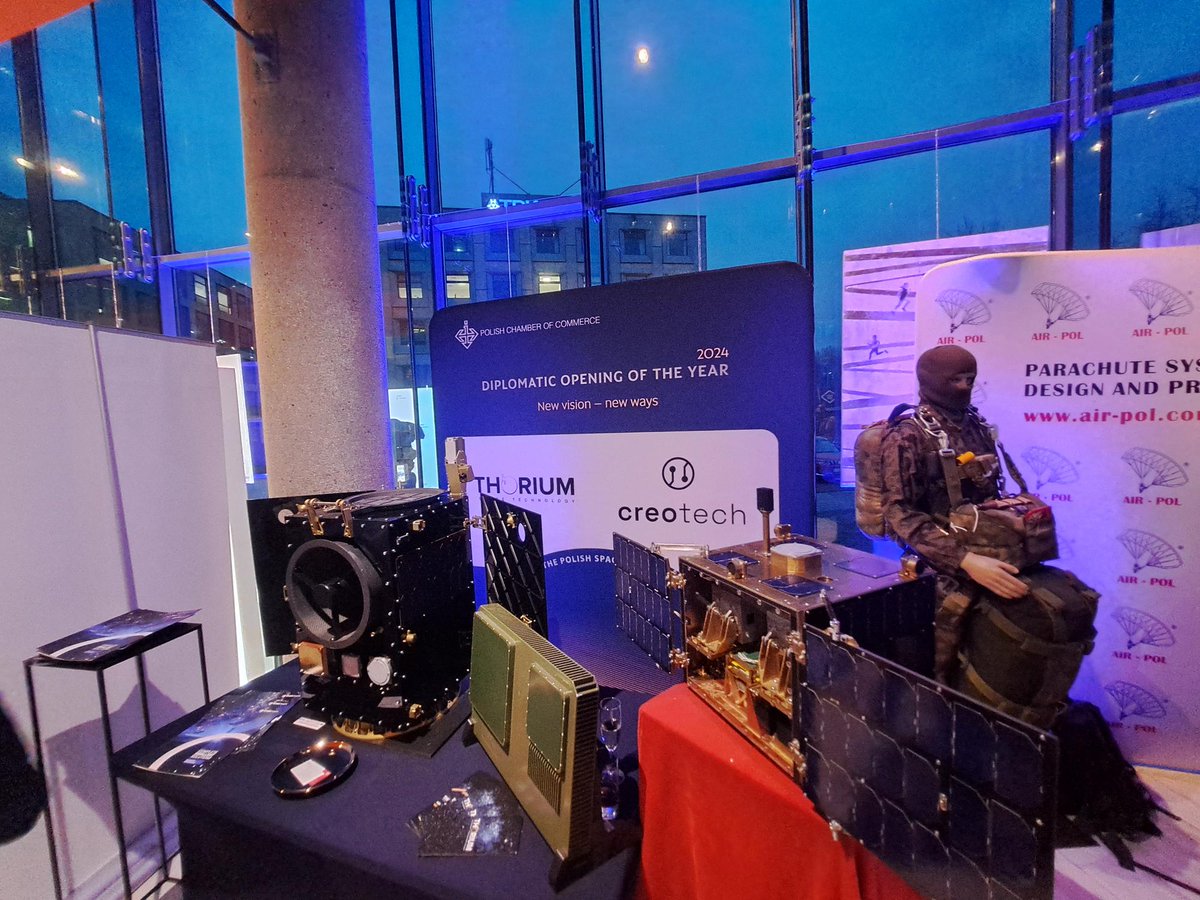 ThoriumSpace's tweet photo. Thorium Space na wspólnym stoisku p.n. Polski Przemysł Kosmiczny, współdzielonym z firmą @CreotechSa podczas Dyplomatycznego Otwarcia Roku organizowanego przez Krajową Izbę Gospodarczą. https://t.co/d5XNrN6oUI