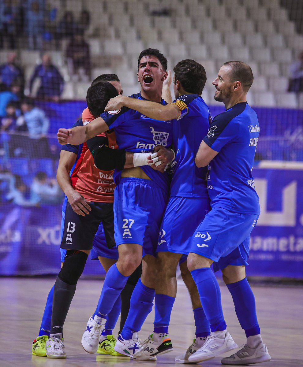AlziraFS's tweet photo. 💙⚽️ La magia del gol. https://t.co/rwW7jSkb9b