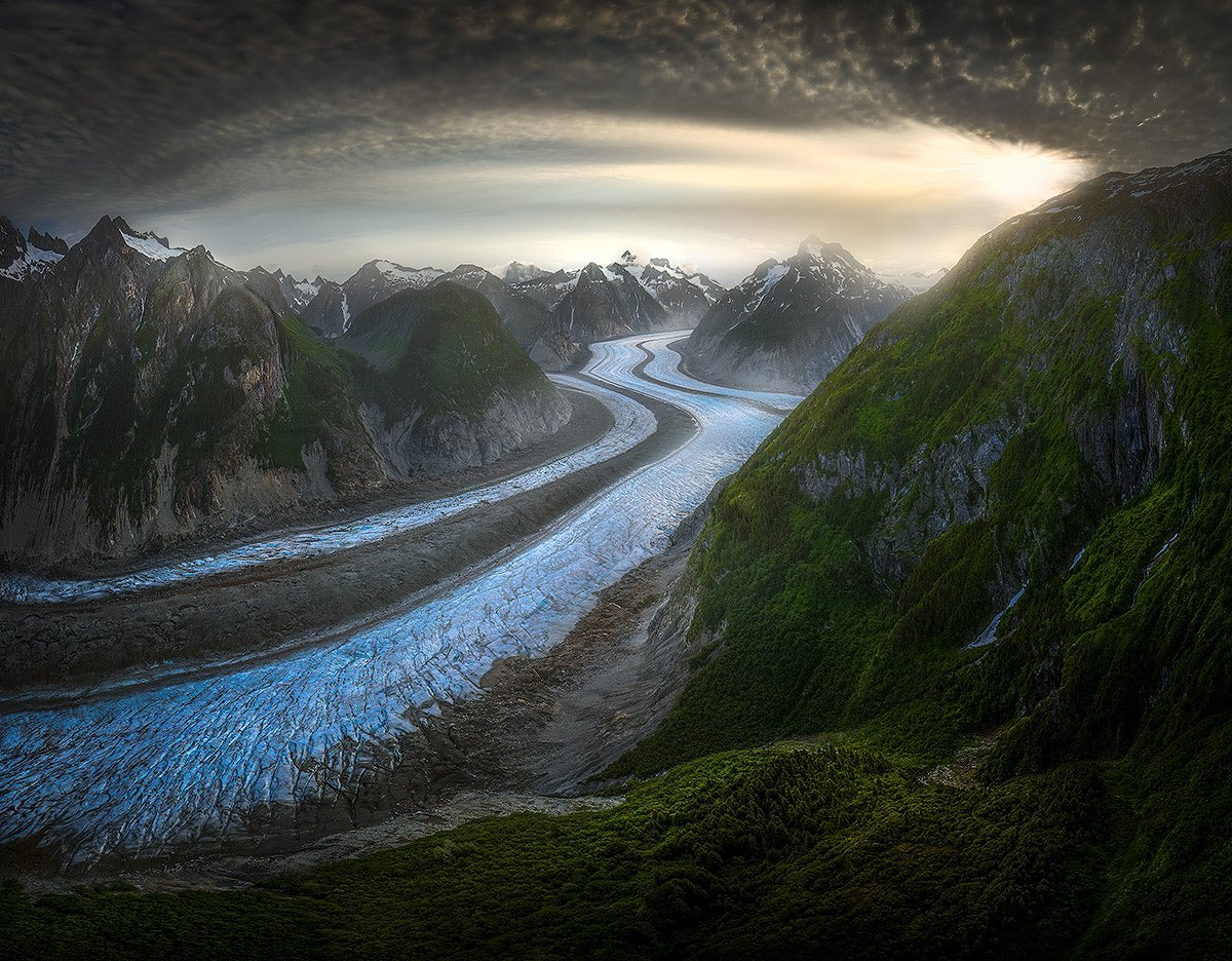 GM frens ☀️ Can you feel the energy of that giant glacier?? New image from Alaska, this one captured with a drone.