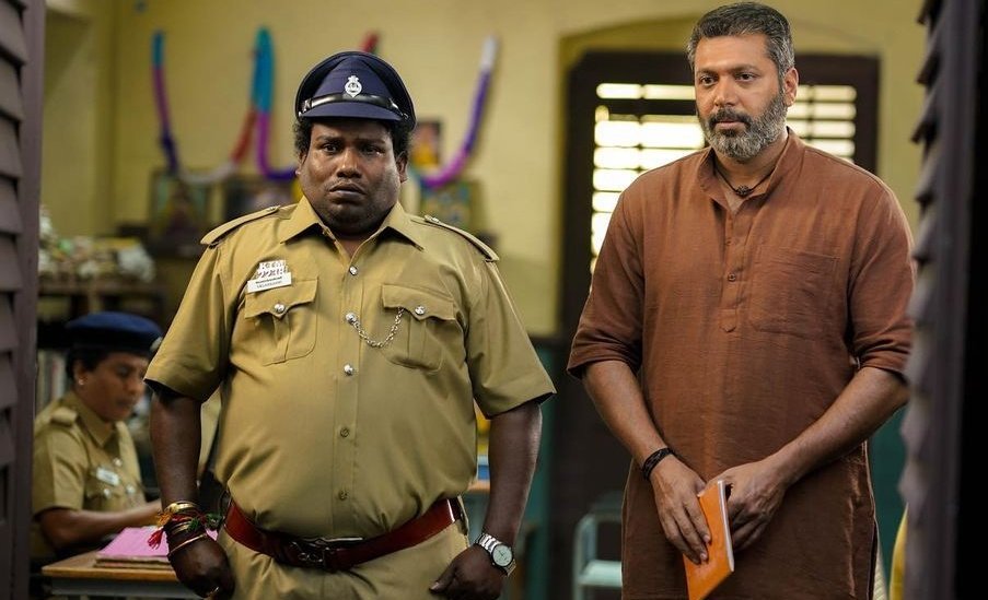 vetriselvanCC's tweet photo. நல்லவனாக வாழ்ந்த மனிதன் நல்லவனாக நடித்து வாழ்வது வலி

வாழ்ந்து காட்டியிருக்கிறார் திலகனாக @actor_jayamravi ❤ 

 @AntonyLRuben @gvprakash @SamCSmusic @selvakumarskdop @SaktheeArtDir  இவர்களின் பங்களிப்புடன் உங்களின் படைப்பு ❤

வாழ்த்துகள் @antonybhagyaraj

@iYogiBabu 👌

#Siren https://t.co/m2eNWALc8J