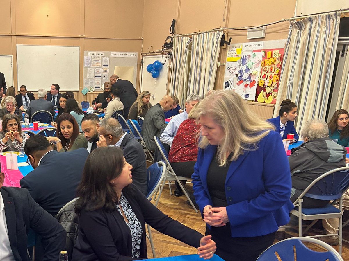 Councillorsuzie's tweet photo. Sadiq Khan has been a Mayor who has prioritised virtue signalling PR stunts over doing the right thing for London. I’ll be a Mayor who listens.

Great to be in Hillingdon last night talking about our plan for London with @henry4gla &amp; @DSimmonds_RNP! https://t.co/wDSvb0hogp