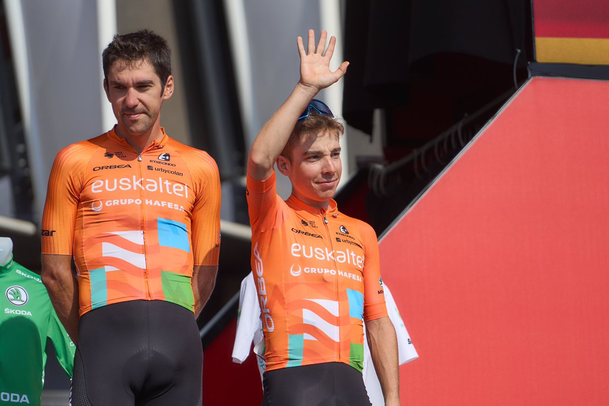 Euskaltel Euskadi Team (@euskaltelteam) on Twitter photo 🧡 #EuskaltelEuskadi #LaVuelta24
🙏 La recompensa al trabajo diario. Muchas gracias, <a href="/lavuelta/">La Vuelta</a>; daremos nuestro máximo para honrar a la carrera.
🙏 Eguneroko lanaren saria. Eskerrik asko, <a href="/lavuelta/">La Vuelta</a>; gure mailarik onena emango dugu errepidean. 🧡 #EuskaltelEuskadi #LaVuelta24
🙏 La recompensa al trabajo diario. Muchas gracias, <a href="/lavuelta/">La Vuelta</a>; daremos nuestro máximo para honrar a la carrera.
🙏 Eguneroko lanaren saria. Eskerrik asko, <a href="/lavuelta/">La Vuelta</a>; gure mailarik onena emango dugu errepidean.