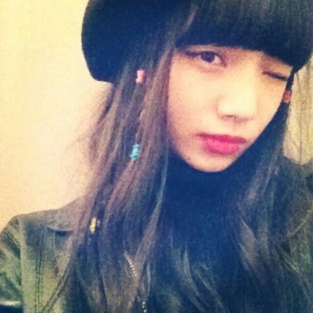 rooose00_'s tweet photo. 小松菜お誕生日おめでとう。小松菜と呼び始め何年経ったかな、昔の写真を振り返ってたら10代の頃のあどけない顔が見えて切なくなってます。少女から学生へモデルに女優。この過程を、好きな人をずっと見ていられる、なんて幸せなんだろう。ありがとう。ありがとう。おめでとう。#小松菜奈誕生祭2024 https://t.co/yKKjx0sZDb