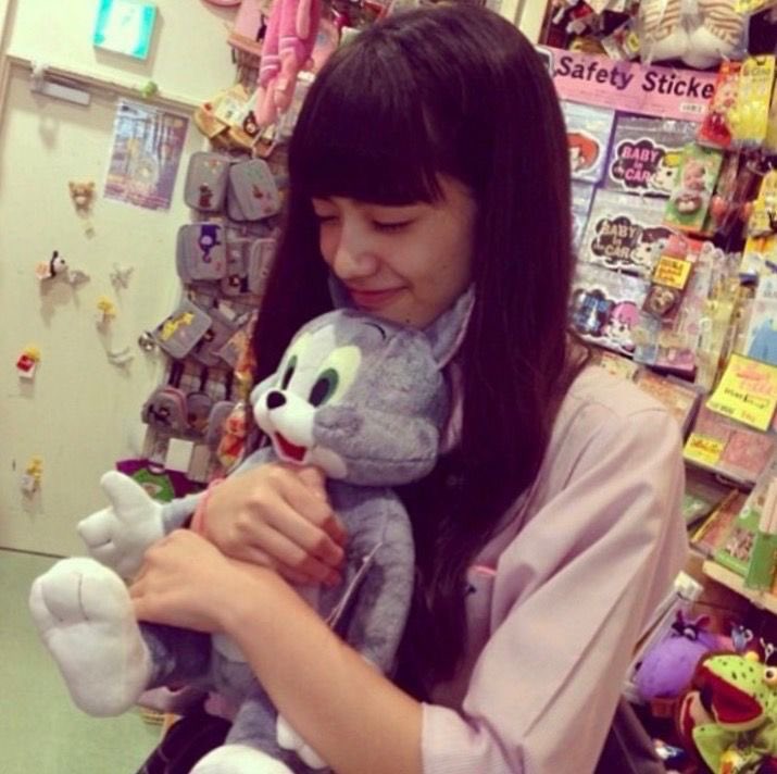 rooose00_'s tweet photo. 小松菜お誕生日おめでとう。小松菜と呼び始め何年経ったかな、昔の写真を振り返ってたら10代の頃のあどけない顔が見えて切なくなってます。少女から学生へモデルに女優。この過程を、好きな人をずっと見ていられる、なんて幸せなんだろう。ありがとう。ありがとう。おめでとう。#小松菜奈誕生祭2024 https://t.co/yKKjx0sZDb