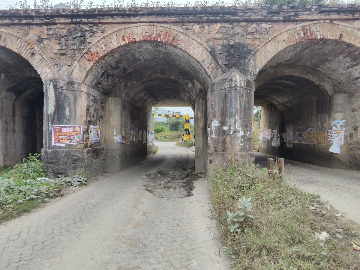 BerlineRussel's tweet photo. @SalemDRM @GMSRailway @RailMinIndia LOKUR Junction LCR, near Bommidi needs some infra work too. @AshwiniVaishnaw  @GMSRailway  @RailwaySeva https://t.co/a3nWLVwRk8