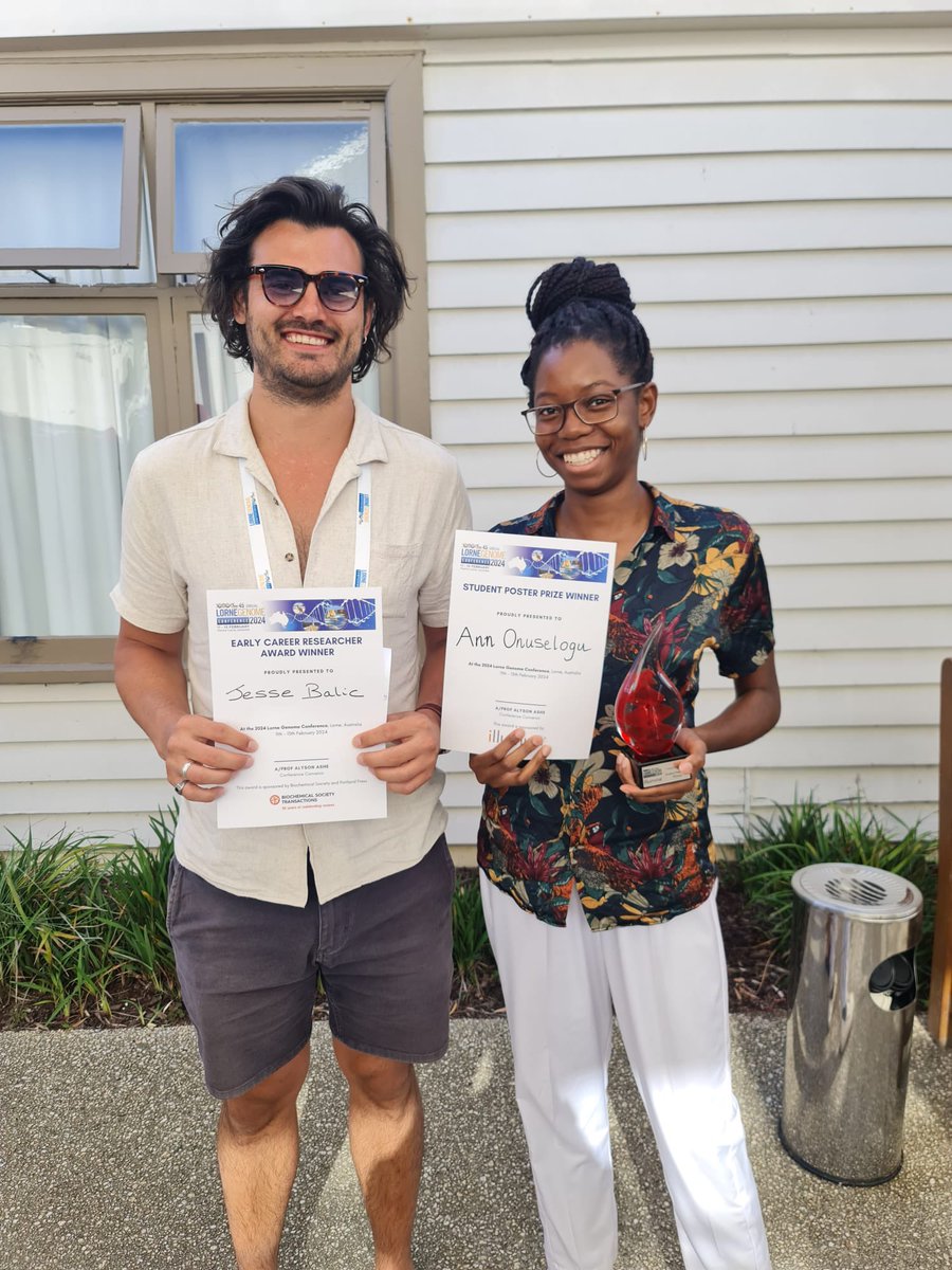 Check out these superstars 😎 Congratulations to Jesse @BalicJesse for being awarded the Early Career Researcher award after a stellar talk and Ann @daonu_ for presenting a fantastic, award winning poster at the Lorne @GenomeConf! #lorneoftherings #dawsonwins