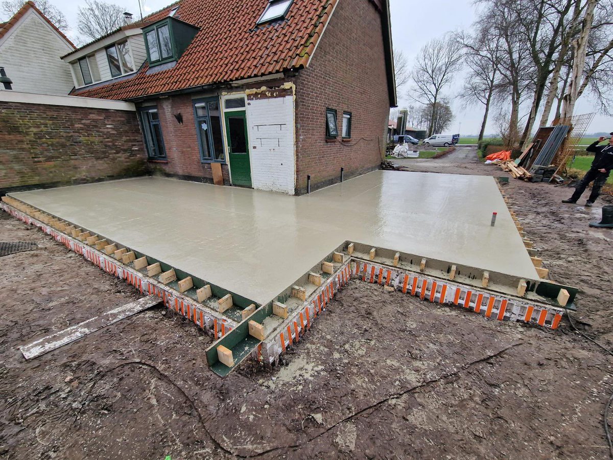 BB_KAMPEN's tweet photo. We zijn uit de grond!

Bouwkundigburo Kampen mocht voor deze woning uitbreiding in Rutten, het ontwerp maken en de uitwerking van het daar bijhorende tekenwerk en de aanvraag omgevingsvergunning verzorgen.

Uitvoering: Snijder Bouw te Bant https://t.co/XCoZhKAbOR