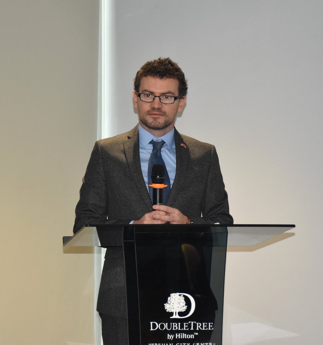 OxYGenarm's tweet photo. ''Civil society is an important agent for positive social change and occupies an important position in development dialogue. I am confident that today’s discussions will bring up new ideas that can inform and improve the new #GenderStrategy''.
@JohnGallagherUK @UKinArmenia https://t.co/7XPYxWYvgp