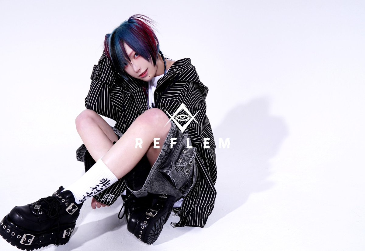 ?‍?REFLEM(レフレム) NEW ARRIVAL ベルトツイルハイネックZIP 