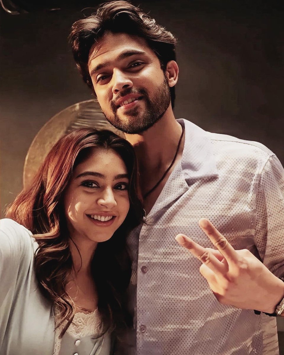 aiishaa_27's tweet image. gorgeous people 😍♥️

#NitiTaylor #NandiniMurthy #MaNan #MaNanHacked