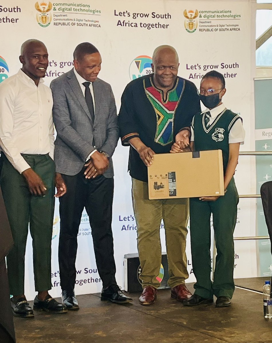 MondliGungubel_'s tweet photo. The #Cyberlabs at our #SmartSchools are fitted with laptops, robotic kits and a server among other tools. But we are grateful to Software AG for sponsoring laptops to the 5 top learners at Ramogabudi High.
@sitasocltd
@CommsZA
#SchoolsOfTheFuture https://t.co/ASoDDEmOs5