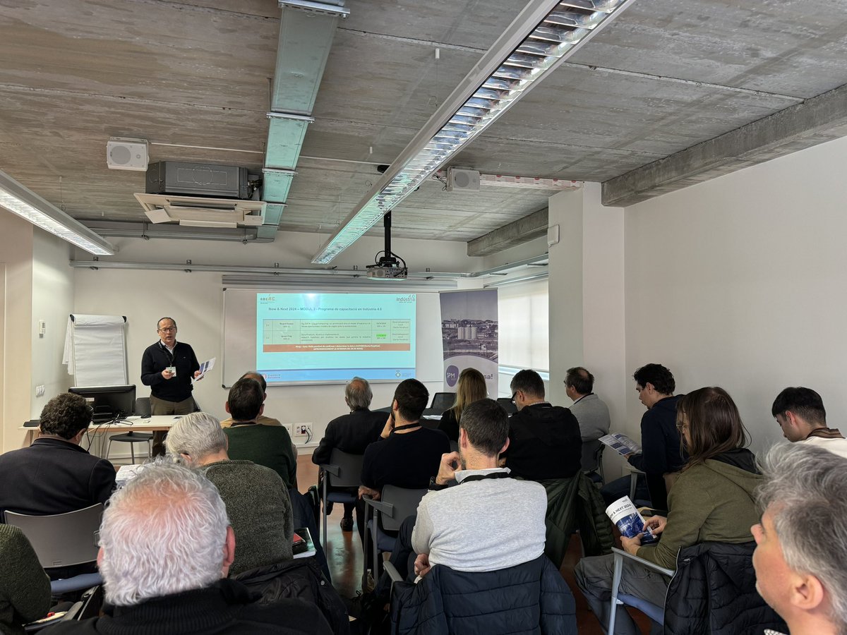 pespm's tweet photo. @centreminfo @cim_upc @ffenollosa ⚙️ Per posar el punt final a la jornada, Ricard Rocosa explica els continguts dels 3 mòduls formatius del programa Now & Next 2024, impulsat per l’Ajuntament de Santa Perpètua i l’AMERC amb el suport de la Diputació de Barcelona.
#Indústria40 #AMERC https://t.co/cyRF7AZFyK