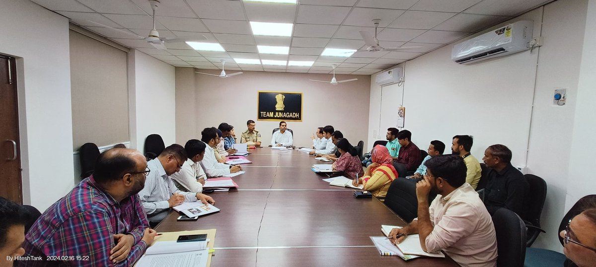 collectorjunag's tweet photo. આગામી લોકસભા ચૂંટણી અન્વયે આજરોજ જિલ્લાના 19 નોડલ અધિકારીશ્રીઓ સાથે બેઠક યોજવામાં આવી.નોડલ અધિકારીશ્રીઓને કરવાની થતી કામગીરી અંગે જરૂરી માર્ગદર્શન આપી જરૂરી સમીક્ષા કરવામાં આવી.
@ECISVEEP @CEOGujarat 
@SpokespersonECI @InfoGujarat 
@JunagadhGog https://t.co/kqCPMgqA4j