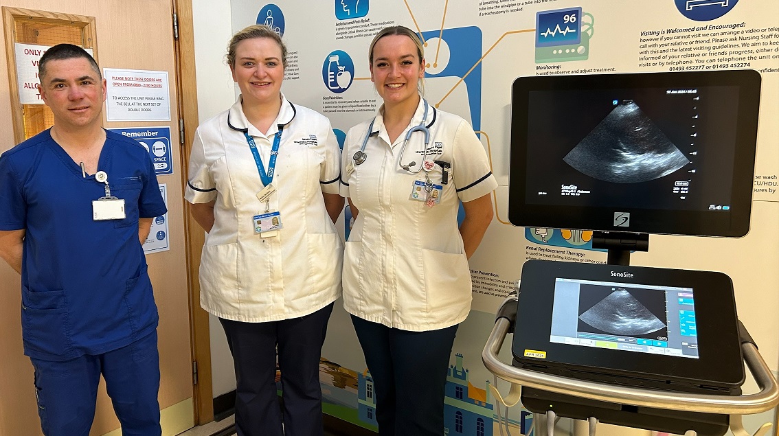 JamesPagetNHS's tweet photo. Two of our respiratory team physiotherapists have become the first at the James Paget to complete lung ultrasound accreditation – giving them important new skills to help diagnose patients; https://t.co/RD509g2DD2 https://t.co/5sC5vb4dOh