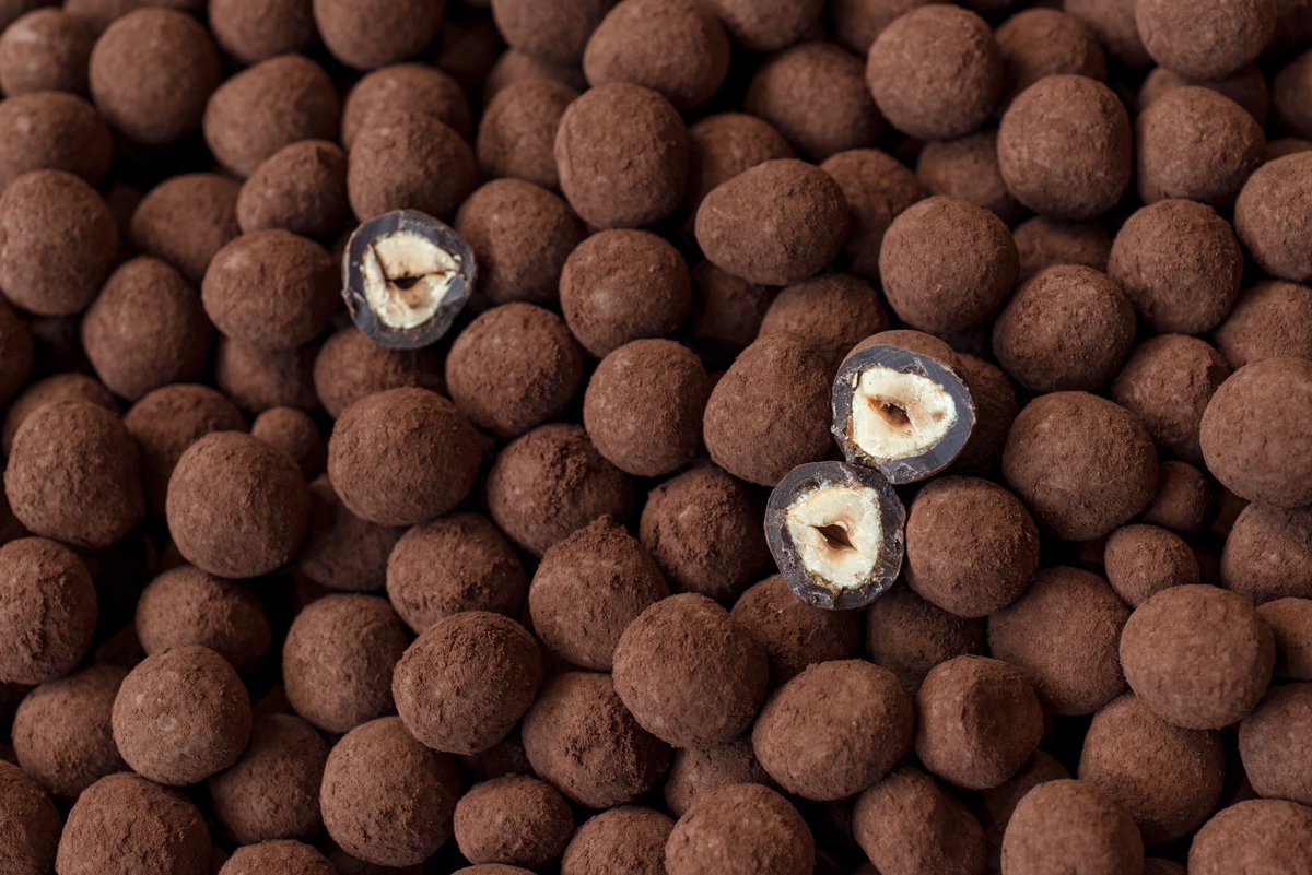 ¿Te gustan las grageas? ¿Cómo llevas su producción? En #THEONE vamos a realizar también un capítulo centrado en este tipo de elaboración. 🧐🙌🍬

📌 Del 27 mayo al 13 junio, ¡llega la segunda edición de THE ONE! 📡🤩
✍ Inscripciones en chocolate-academy.com/es-ES ⚠*plazas limitadas