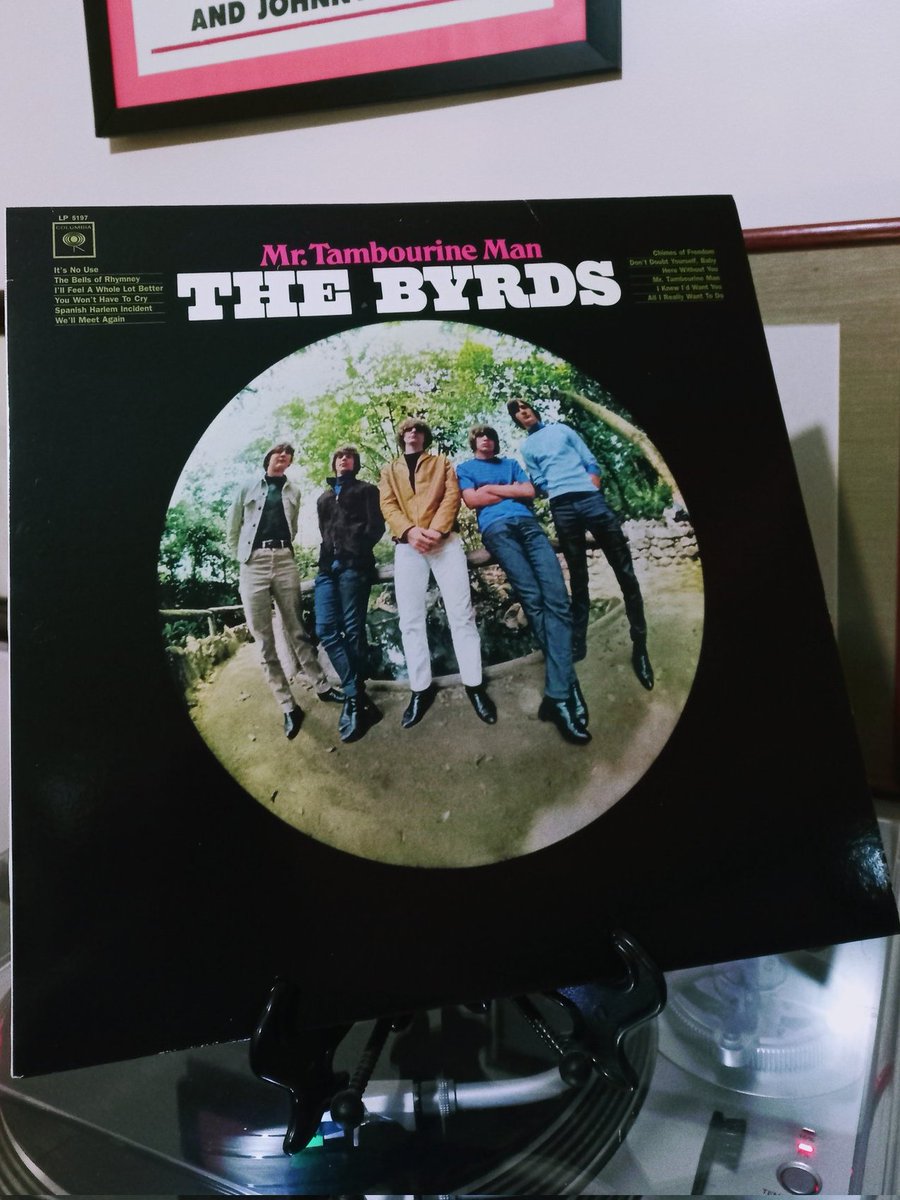 The Byrds - Mr. Tambourine Man,  1965

The 12-string guitars gave such an enriching chromaticism to this album that they made it a classic!

 #thebyrds #classicrock