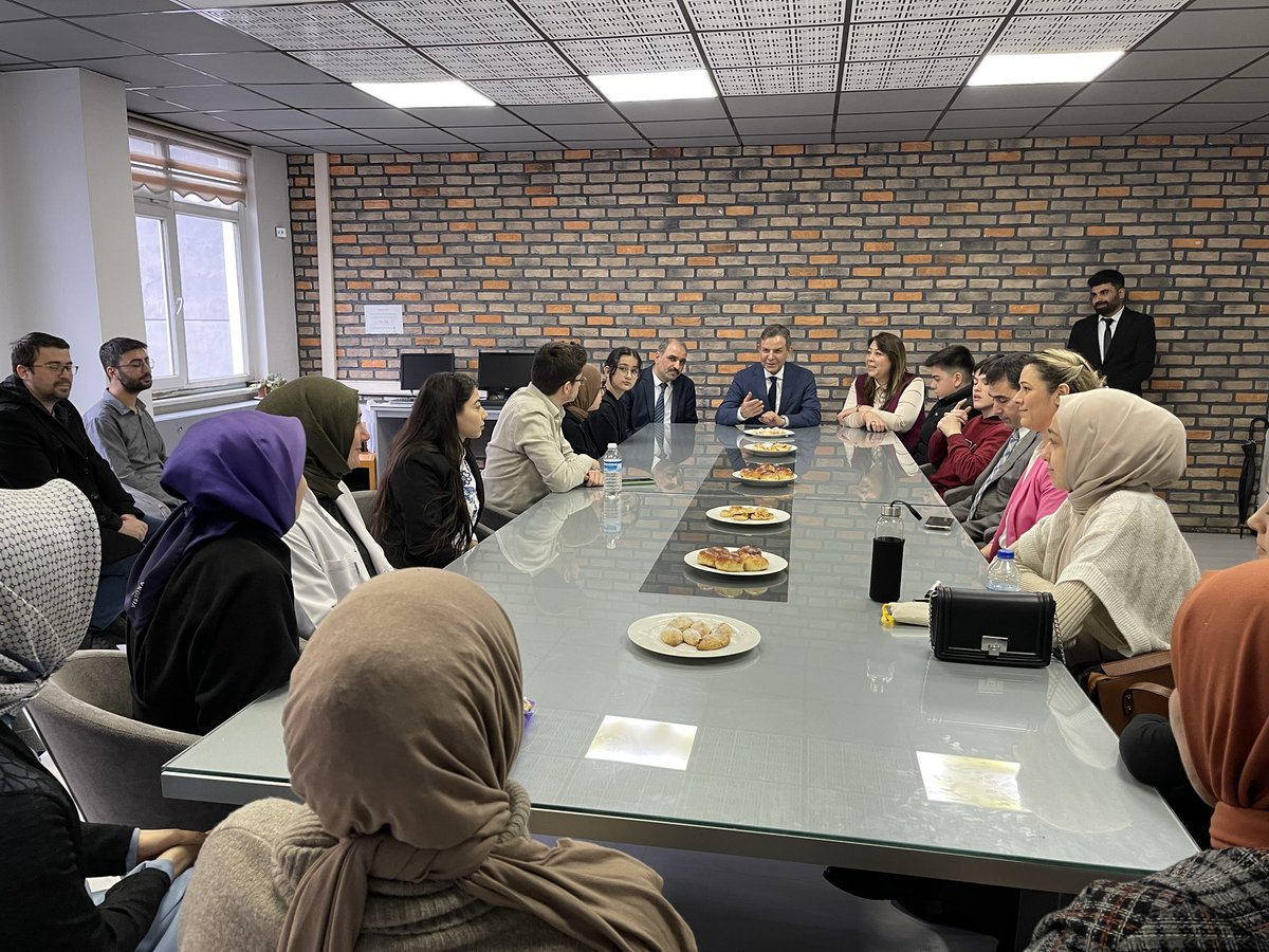 Kaymakamımız Sn. Süleyman ÖZÇAKICI, İlçe Sağlık Müdürümüz Eşref KAYA ve şube müdürümüz Nilüfer İNAN Tacirler Eğitim Vakfı İHO Öğrenci Meclisi ve öğretmenlerimizi öğretmen odasında ziyaret etti. 

<a href="/tcmeb/">Millî Eğitim Bakanlığı</a> <a href="/esenlerkym/">🇹🇷Esenler Kaymakamlığı🇹🇷</a> <a href="/istanbulilmem/">İstanbul İl Millî Eğitim Müdürlüğü</a> <a href="/feyz65/">Feyzullah Sert</a>