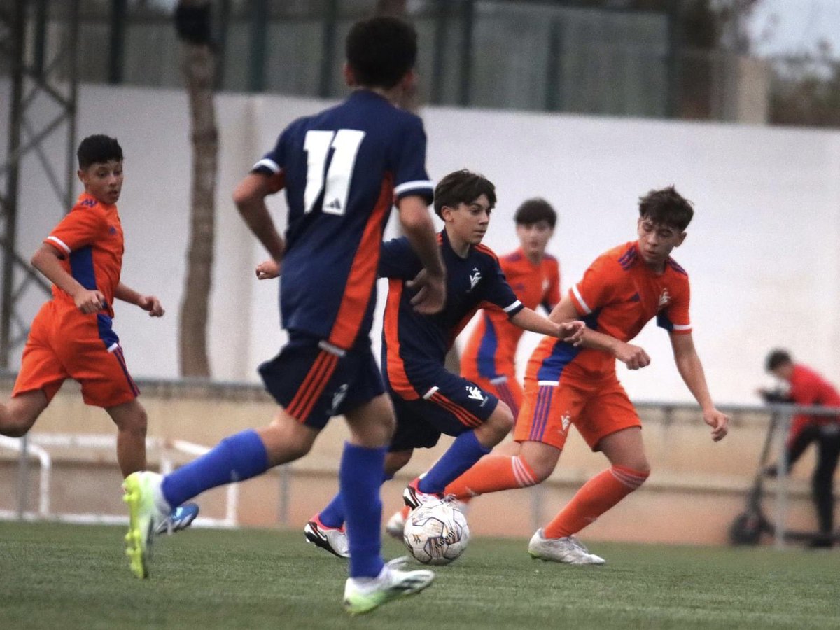 📸 Imágenes de 𝐉𝐨𝐞𝐥 𝐅𝐞𝐫𝐫𝐚́𝐧𝐝𝐞𝐳, jugador del 𝐈𝐧𝐟𝐚𝐧𝐭𝐢𝐥 𝐀, en la Tecnificación Infantil Masculina de la Selección Valenciana.

⚽️ @ffcv_info