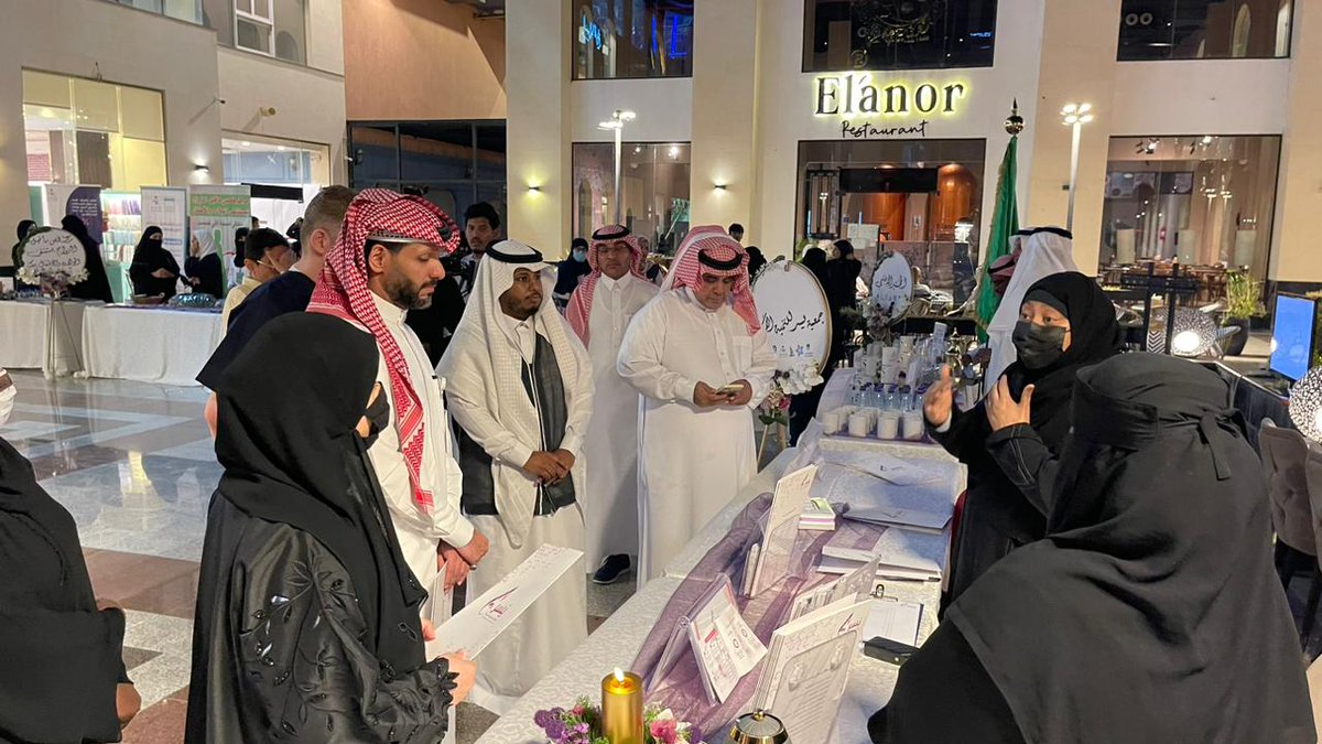 makkahhealth1's tweet photo. #الصحة في #مكة تقيم فعالية توعوية لأهمية فحوصات ما قبل الزواج بمناسبة اليوم السعودي الزواج الصحي بالتعاون مع فريق أنا ص��ي التطوعي ومشاركة عدد من الجهات بمول السرايا بمكة المكرمة https://t.co/lA5rv8ibQ5