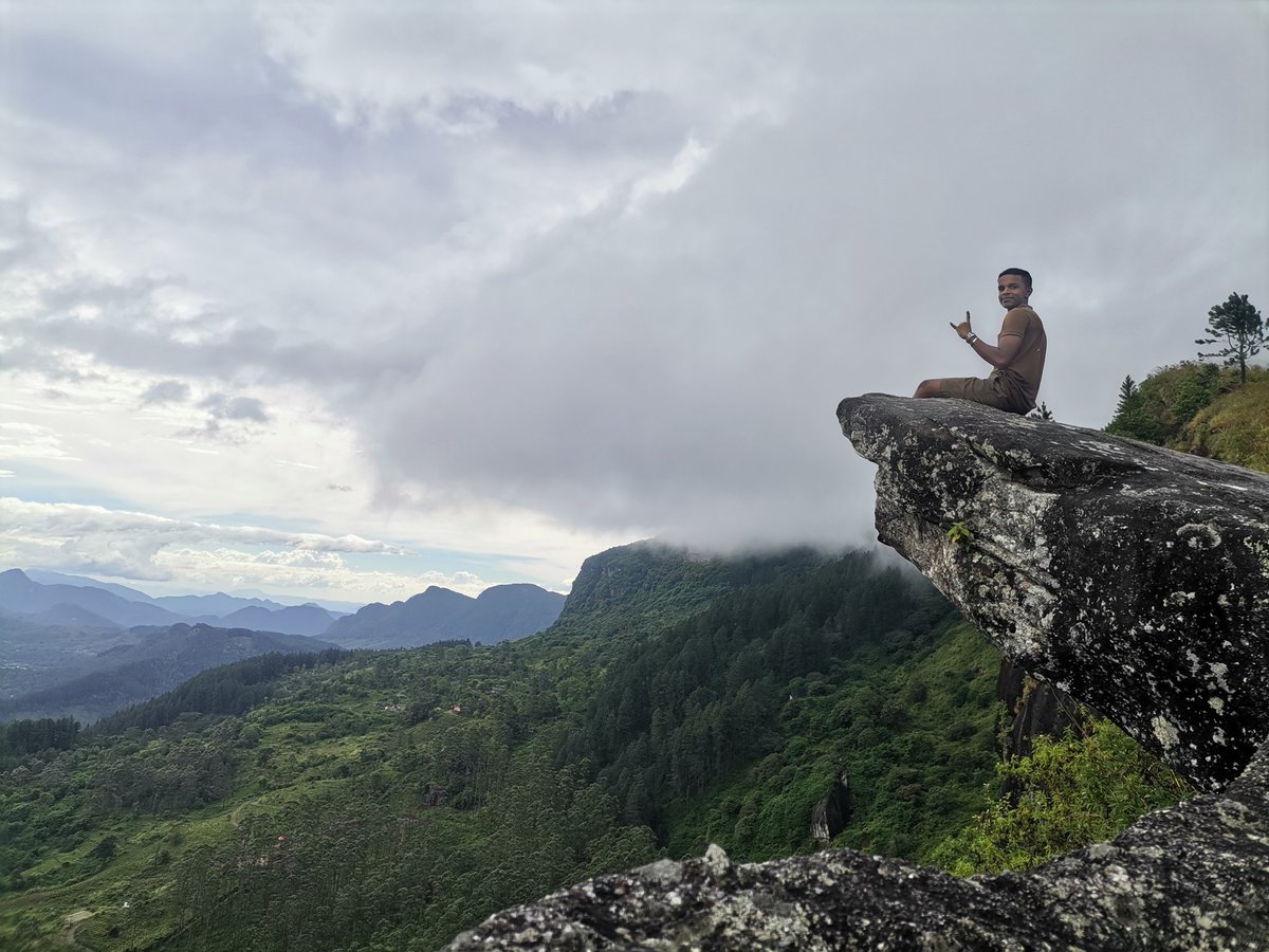 itz_abilashrio_'s tweet image. 🦋 👣 ☁️ 🌄 🌿 🍃 🌺 ❤️ 😍 😘

_______________________________________
Ｓｒｉ ｌａｎｋａ 🇱🇰 
_______________________________________

#𝐅𝐎𝐂𝐔𝐒 #kabaragala #hiking #travelboy #Lifestyle #photography