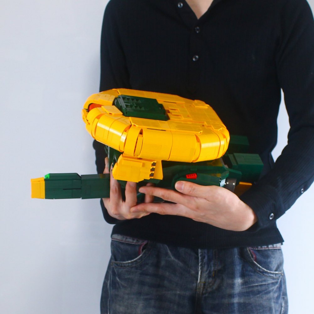 LEGOdouMoko's tweet photo. 同じ理由でアッシマーの変形の仕方がすごく好き
上半身の各パーツがピタピタと揃って円盤形になっていくのがとても気持ち良い
#皆の変形機体がみてみたい 
#LEGO https://t.co/dLlbN3B1JO