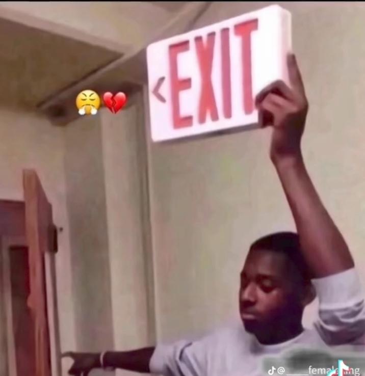 theqoolboi's tweet photo. we understand why celebrities lie and live fake lives, they want to keep up with the lifestyle and all those shit.... but you, you that they don't even know in the family not to talk of department or school, infact, they hardly see you when you pass
Tell me, who are you fooling ? https://t.co/4WSZIsyFtp