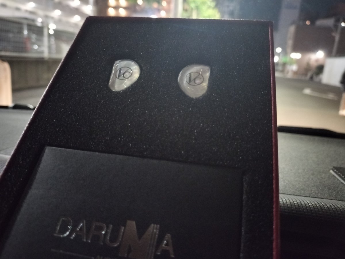 hei_bon_p's tweet photo. #DARUMA_AUDIO #T5000 買っちった!https://t.co/SdjUuEaMzm
あのちゃんのポストカード!
これ2枚目😅
#eイヤホン日本橋本店 の店長さんにとうとう「いつもありがとうございます」って…常連認定されたかな? https://t.co/Oj4LDWRnrd