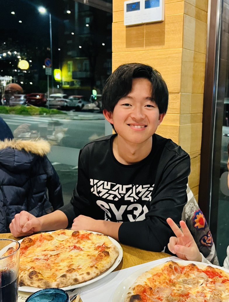 CALCIO_2008's tweet photo. 弊社サポート選手で高校3年生の清水選手が���レクション留学を終え帰国⚽️

小学生から弊社を通じて🇮🇹イタリア留学を重ねていた清水選手もいよいよ来シーズンの契約に向け最終交渉✨

小さい頃から夢見ていた🇮🇹でのサッカー生活がスタートするのか⁉️

これからの清水選手の動向に注目です❗️ https://t.co/jGkGZ2gCWl