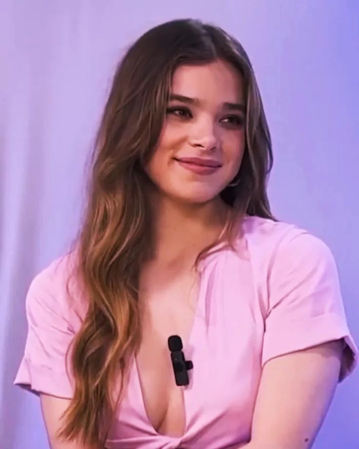 haileeslove tweet media