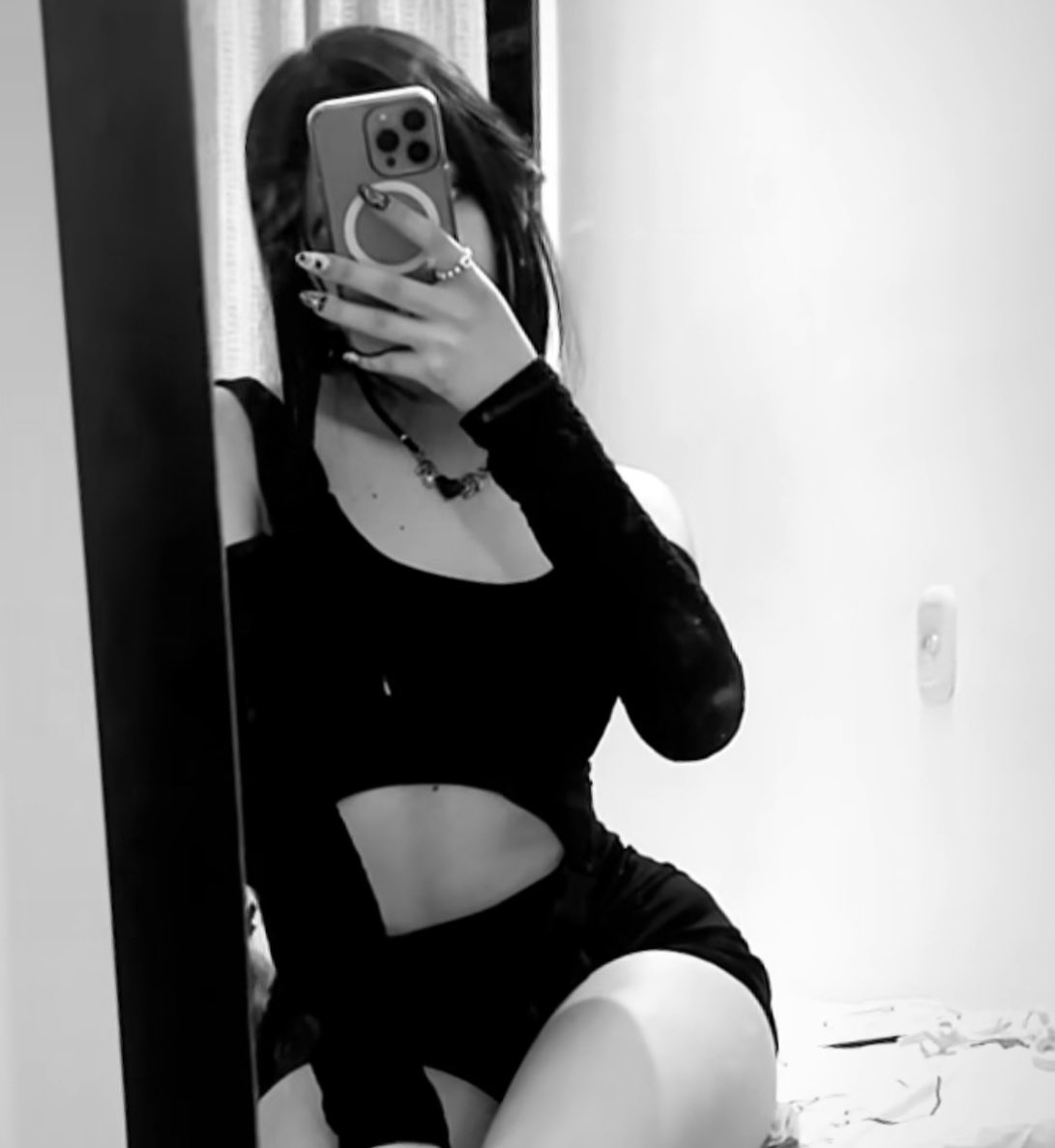 mi222u_'s tweet photo. Síganme en insta q me hago la linda allá 😼 https://t.co/TRjTGJEaqj