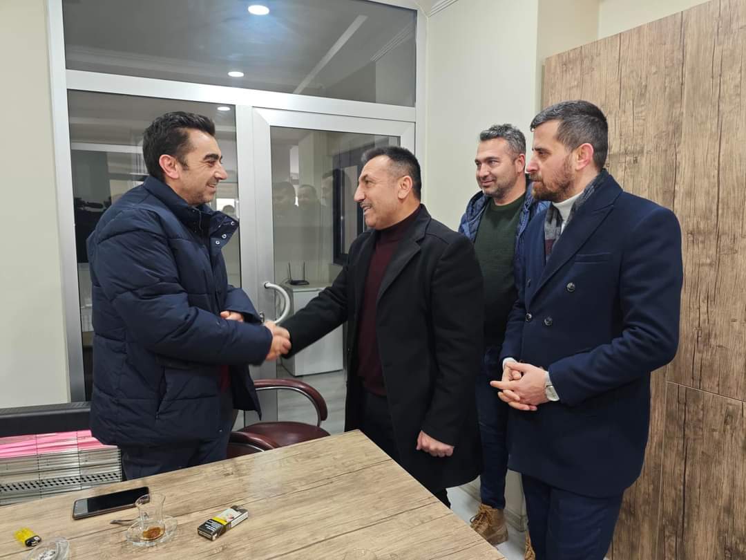 İlçe Başkanımız <a href="/muraterdogan_64/">Murat Erdoğan</a> Banaz Belediye Başkan Adayımız Sn.@CevizciMehmet64  ve Teşkilatımızla birlikte,değerli ilçe sakinlerimizle hasbihal edip esnaflarımıza hayırlı işler bol kazançlar dileyip desteklerini istedik.
Girilmedik gönül sıkılmadık el bırakmayacağız.<a href="/Akparti/">AK Parti</a>