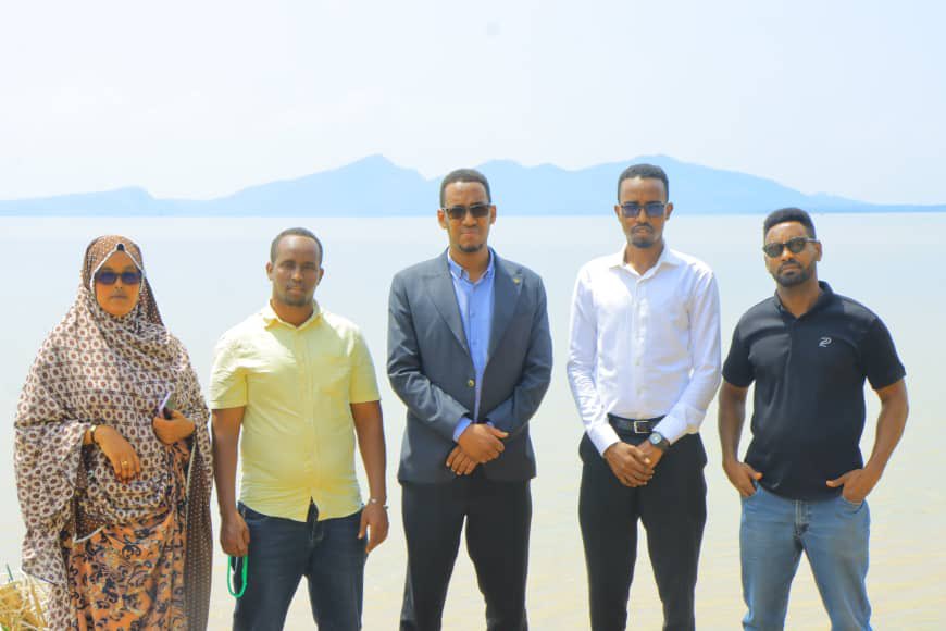 AhmedMu43's tweet photo. It’s a place that delights the eyes with fragrant breezes,plants and mountains visible beyond https://t.co/w9XIqWaiS5