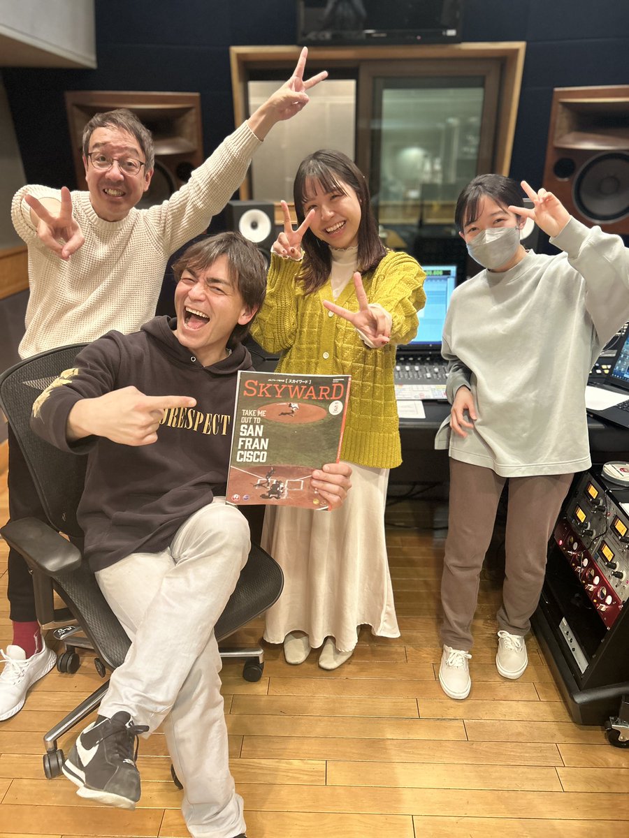 tobyasmusiq's tweet photo. Greetings from the team! Check out the latest  #JAL #WorldHitTracks #WHT #14ch #プレゼンター #presenter #KenAyugai #鮎貝健 #洋楽 #機内オーディオ #audio #bilingual #バイリンガル #International #国際線 #JALMooove #SKYWARD #February #haveapleasantflight ✨🎙🎧✈️👨‍✈️ https://t.co/jKKacJRCgn
