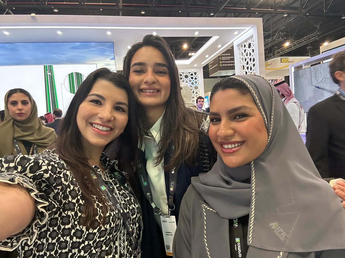 FitlifeMaise's tweet photo. ⏭️⏭️⏭️⏭️Swipe to see some highlights from my amazing trip to Saudi Arabia🇸🇦🫶🏼✈️ Can’t wait to come back!!! 
.
#lovedithere #saudi #saudiarabia #slb #spe #aramco #iptc2024 #oilfield #oilandgas https://t.co/mv3OAwLtOr