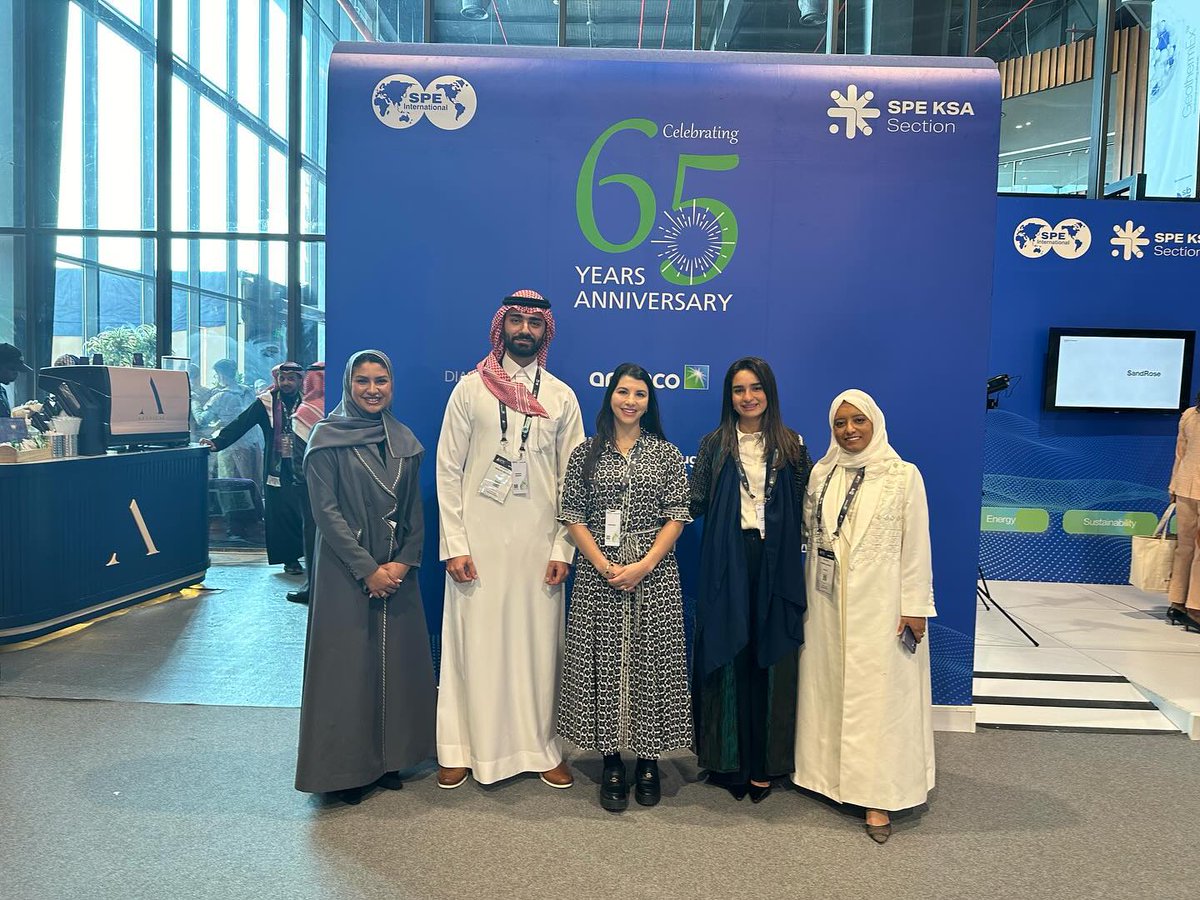 FitlifeMaise's tweet photo. ⏭️⏭️⏭️⏭️Swipe to see some highlights from my amazing trip to Saudi Arabia🇸🇦🫶🏼✈️ Can’t wait to come back!!! 
.
#lovedithere #saudi #saudiarabia #slb #spe #aramco #iptc2024 #oilfield #oilandgas https://t.co/mv3OAwLtOr