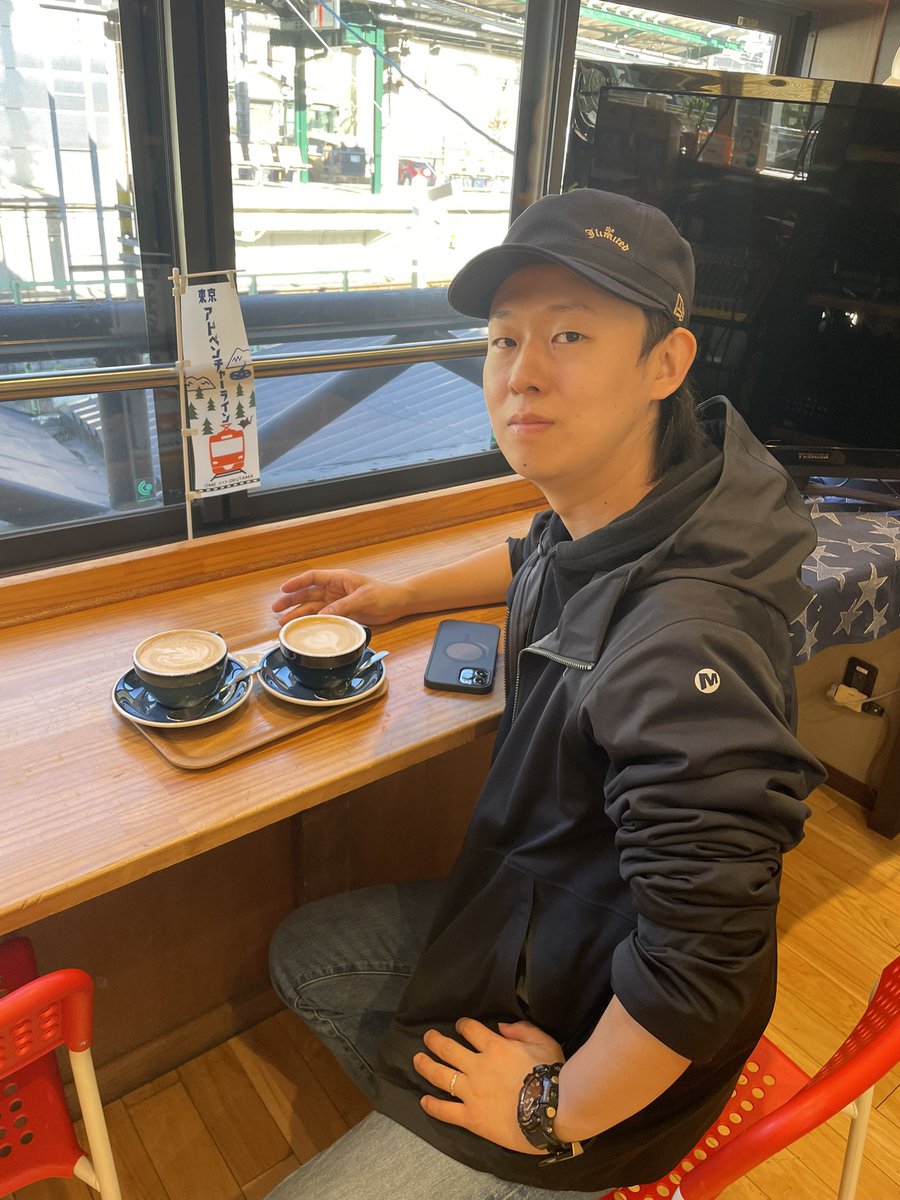 Gallery_GLEAM's tweet photo. 明日は、瀬尾先生の「光の写真教室冬の奥多摩撮影編」です。
瀬尾先生は一足先に奥多摩入りです。
#PortOkutama の #GottaCoffee にて一休み中です。
#takumichiseo
#奥多摩 https://t.co/gm1A3f5T0g