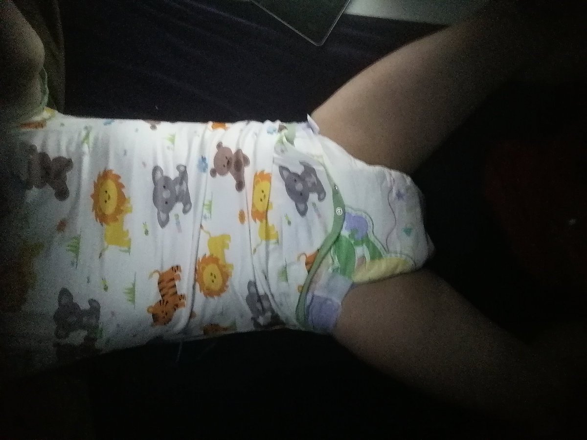 NewboyAbsl's tweet photo. First Time i try an abdl body for thé night.
I wish i did it sooner, it IS thé best way to have the entire night and more with a very wet diapers
#abdl #diaperboy https://t.co/RwL4CR0dd1